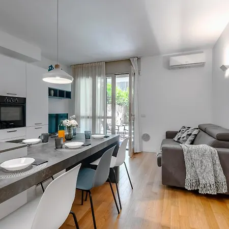Stayeasy Gargano - Stylish With Private Yard Apartmán *