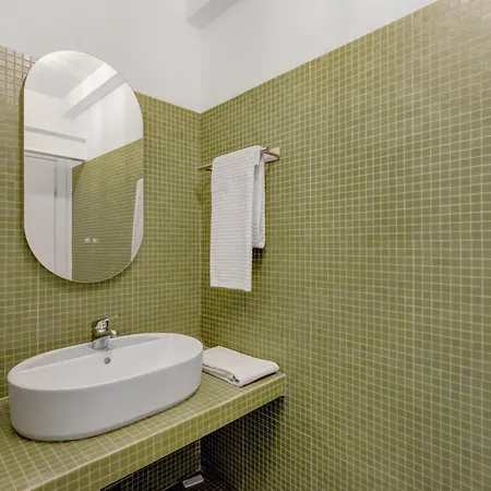 L Angolo Di Giulia, Tradizionale Casa Di Ringhiera