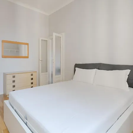 Apartment Guesthost - Citta Studi Balcony Milan