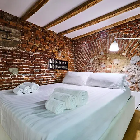 Loft Di Design Nel Cuore Di Appartamento *