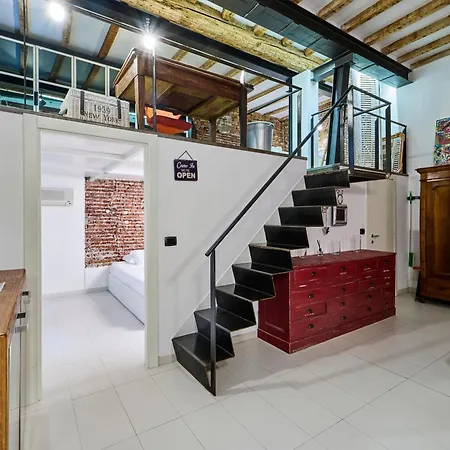 Loft Di Design Nel Cuore Di Appartamento *