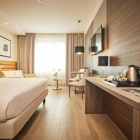 Ih Lorenteggio Hotel 4*