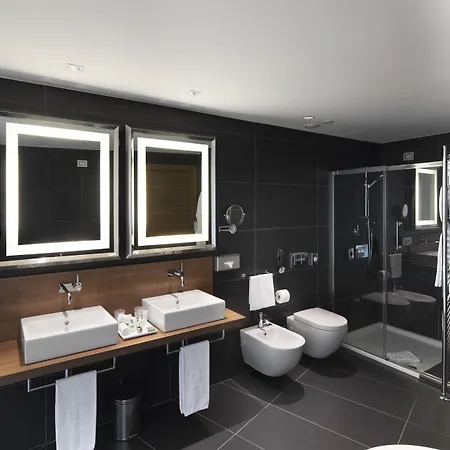 Tivoli President Hotel