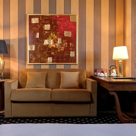 Отель Capitol 4*