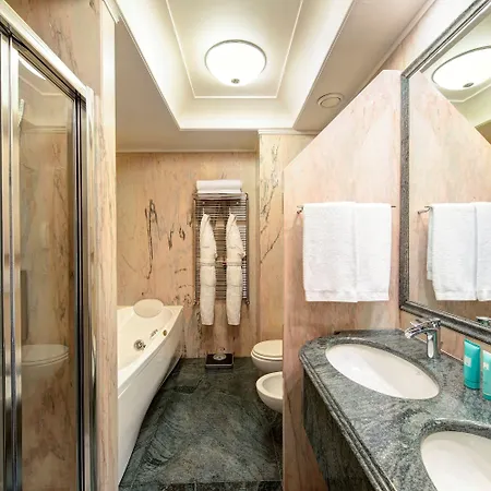 卡皮托尔米兰酒店