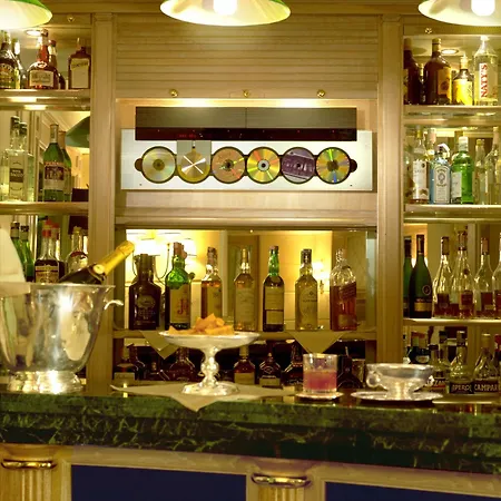 卡皮托尔米兰酒店 酒店