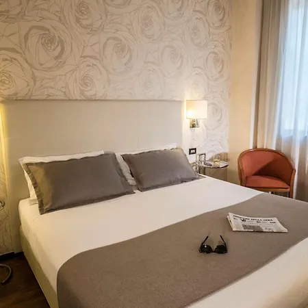 Western 4* Milán