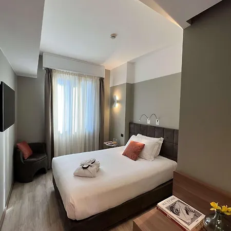 Western Hotel 4*