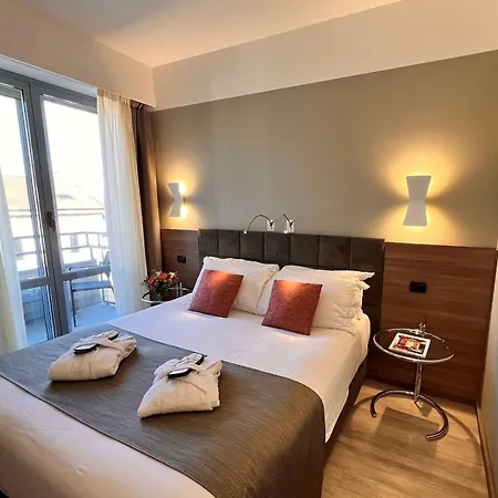Western 4* Milán