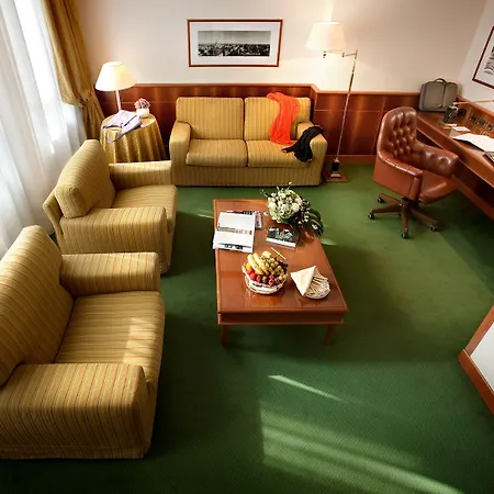 Cavour Отель 4*