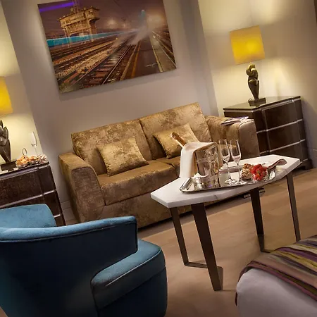 Отель Cavour 4*