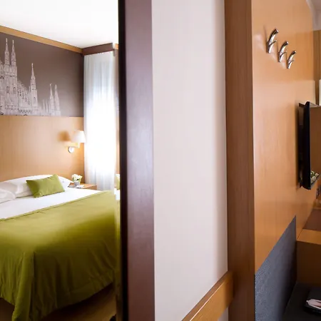 Starhotels Tourist 4*