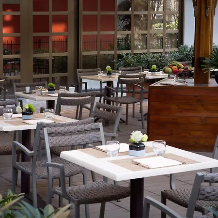 Ξενοδοχείο Starhotels Tourist 4*