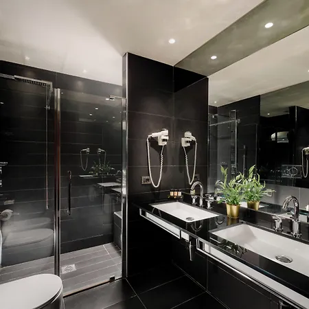 Dei Cavalieri Duomo Отель 4*