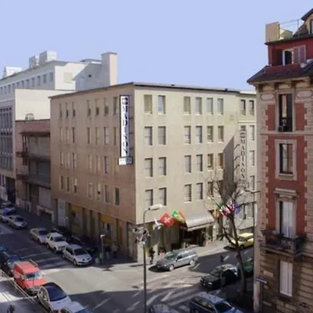 Western Madison Отель