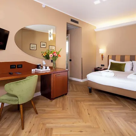 Отель Western Madison 4*