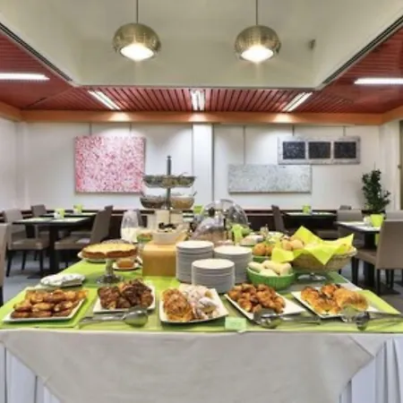 Astoria Sure Collection By Western Hotel Milaan