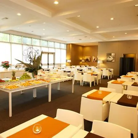 Blaise & Francis Milán