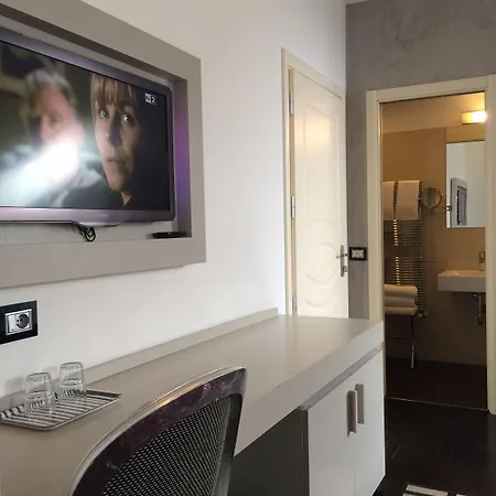 アスプロモンテ ホテル 3*