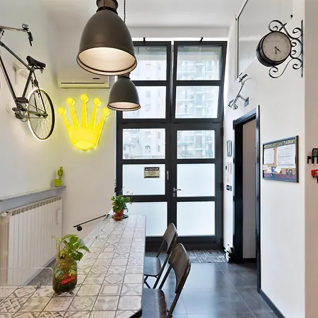 Lägenhet Art Cafe Tulipani Milano