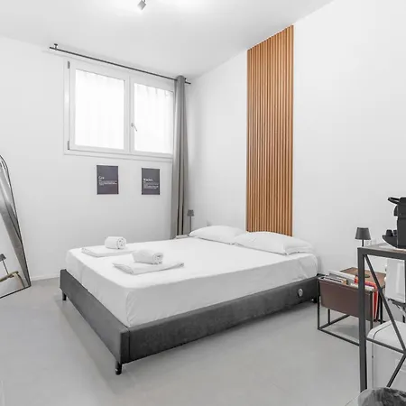 Affittacamere 12 -modern Room, Station 10 Min From The Center 4*