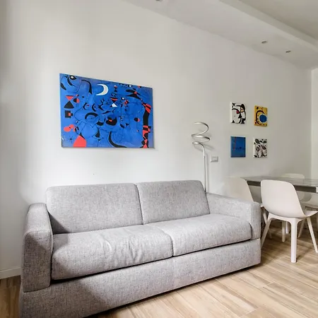 Joivy Stylish 2-bedroom Flat Near Citylife District Apartment *