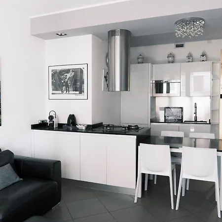 Comecasa De Amicis Urban Flat Near Duomo アパート