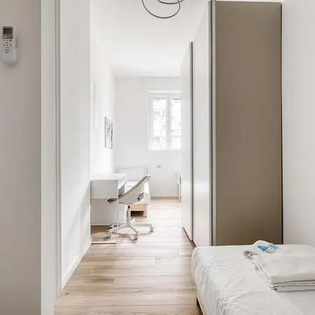 Joivy Stylish 2-bedroom Flat Near Citylife District Apartment Mailand