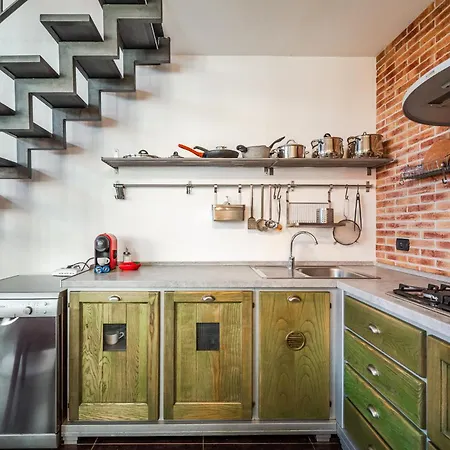 Refined Urban Living In Fondazione Prada Appartement