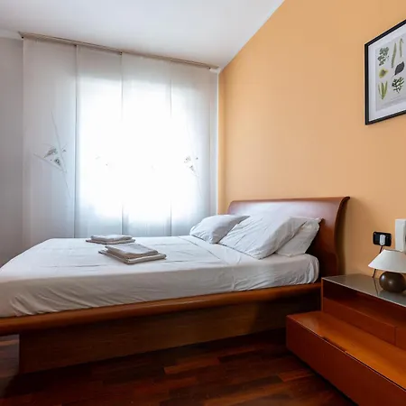 Lovely 15m From Duomo M1 Apartman