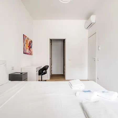 Joivy Stylish 2-bedroom Flat Near Citylife District *