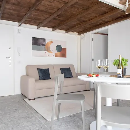 The Vertical House - Elegant Refuge On Two Floors Lejlighed