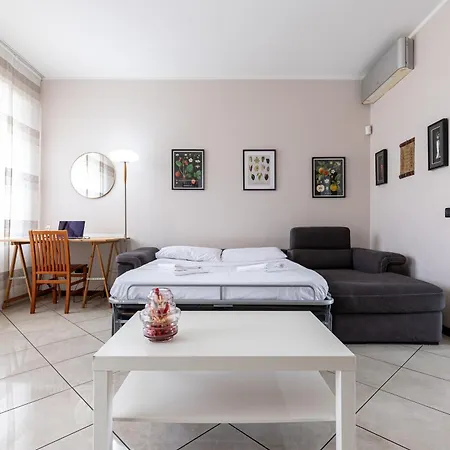 Lovely 15m From Duomo M1 Apartman