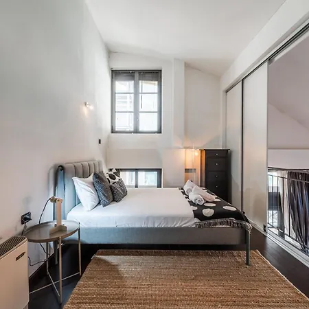 Appartement Refined Urban Living In Fondazione Prada *