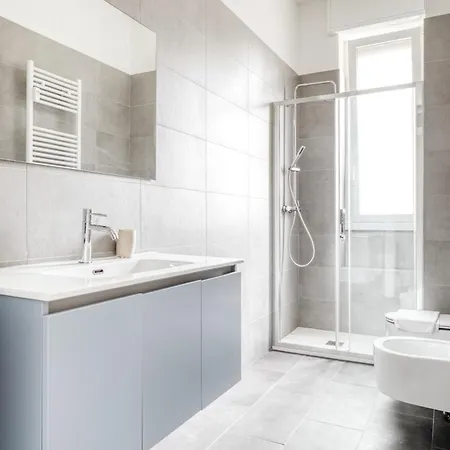 Joivy Stylish 2-bedroom Flat Near Citylife District Apartman *