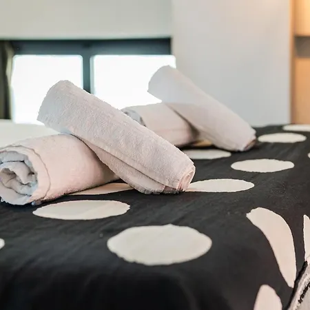 Refined Urban Living In Fondazione Prada Appartement Milan