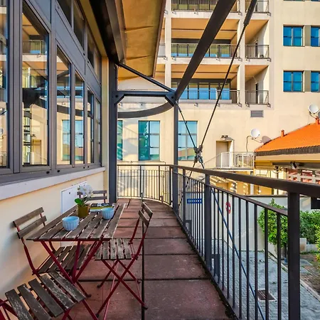 Refined Urban Living In Fondazione Prada Μιλάνο