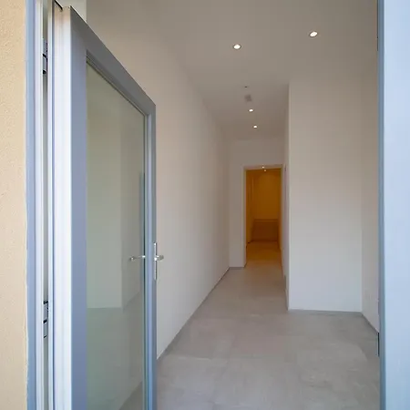 The Vertical House - Elegant Refuge On Two Floors דירה *
