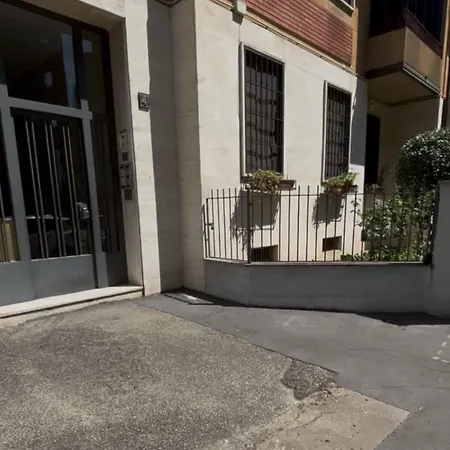 Appartement Lussuoso Attico Con Terrazza, Vicino Metro, Duomo, Fondazione Prada Milaan