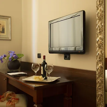 フェニーチェ 3* ミラノ