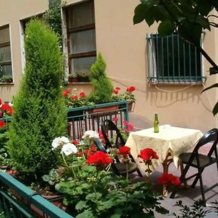 Отель Mokinba Sant'ambroeus