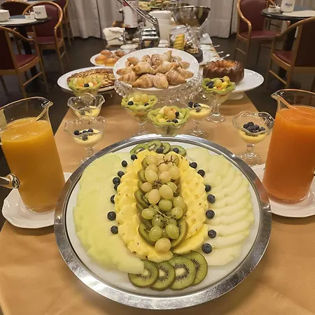 Hotell Mokinba Sant'ambroeus 3*