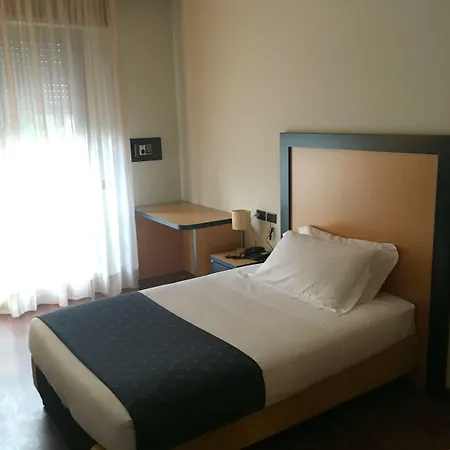 米兰欢迎您酒店 3*