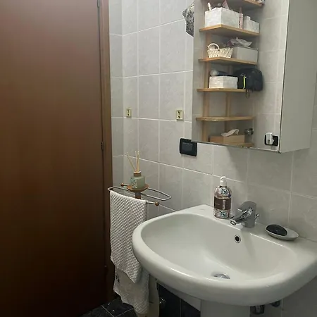 Stanza In Zona Villaggio Olimpico Проживание в семье Милан