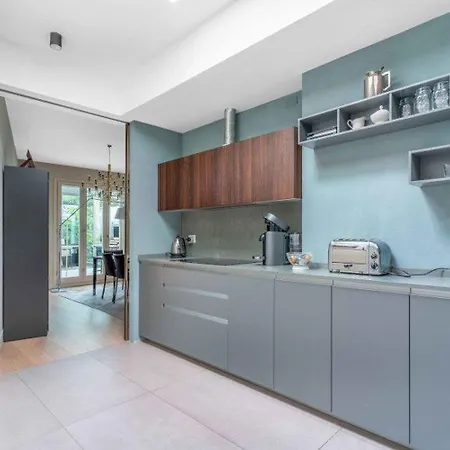 Townhouse In The Heart Of The Villa