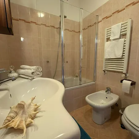 Skyline15-elegant Panoramic Apartment-metro M1- Only 20 Minutes From Cathedral Milaan