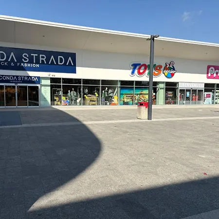 Vakantiehuis Skyline15-elegant Panoramic Apartment-metro M1- Only 20 Minutes From Cathedral Milaan