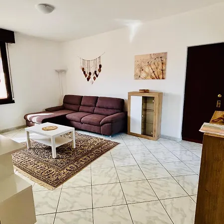 Bright Three-room 250m From The Subway Apartment