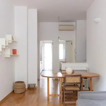 아파트 Spazioso Monolocale In Zona Residenziale - Mirablepm 밀라노