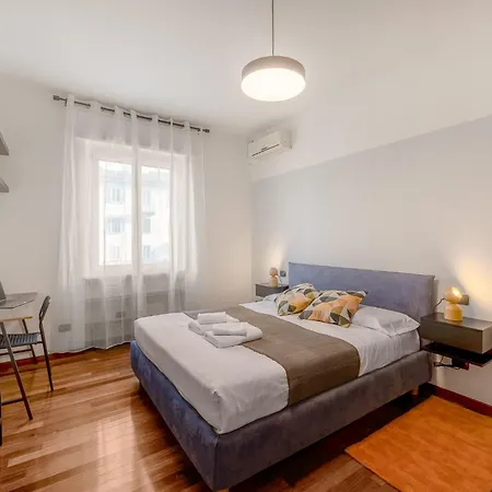 Spacious Design Flat At Navigli At 15 Min From Duomo Milano